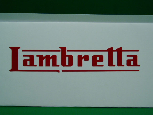 Adesivo Lambretta rosso 13cm