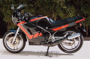 @ Yamaha RD 350 F2 YPVS '87adesivi moto nera @